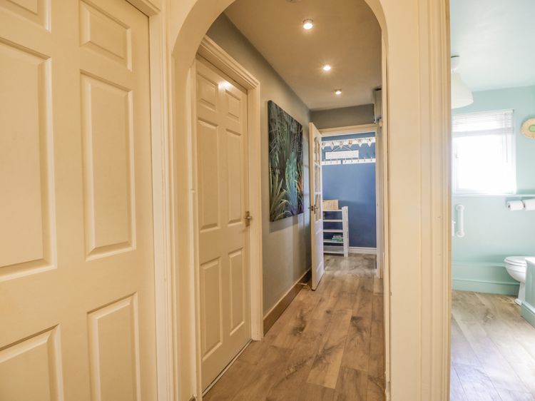 Seaspray, listing photograph 11