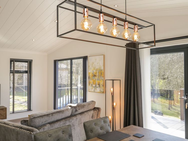 Watch Tree Lodge, listing photograph 12