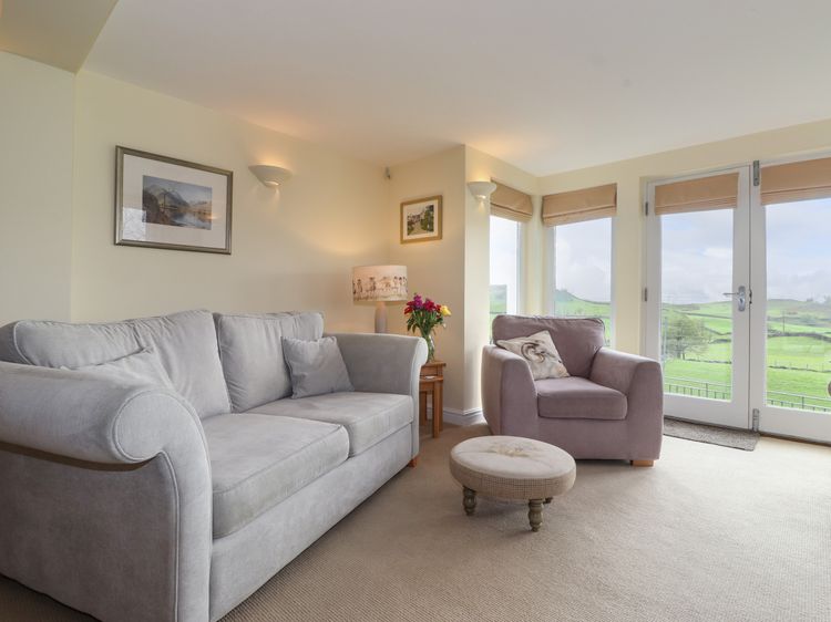 Chase View, listing photograph 4