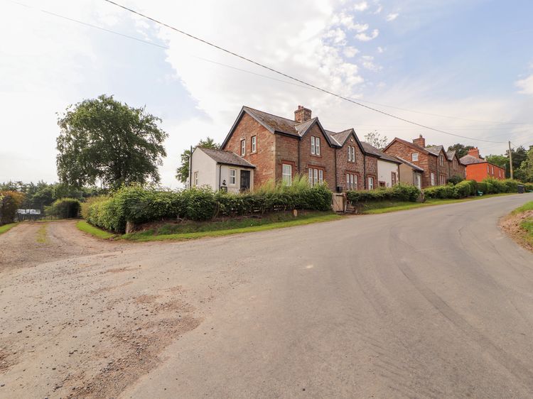 Rose Bank Cottage, listing photograph 2