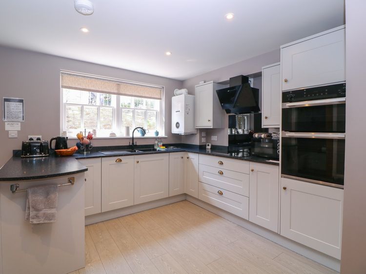 19 Lion Street, listing photograph 10