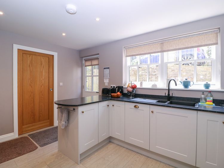19 Lion Street, listing photograph 11
