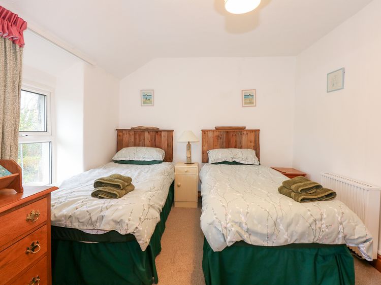 6 Maen Y Wern, listing photograph 12