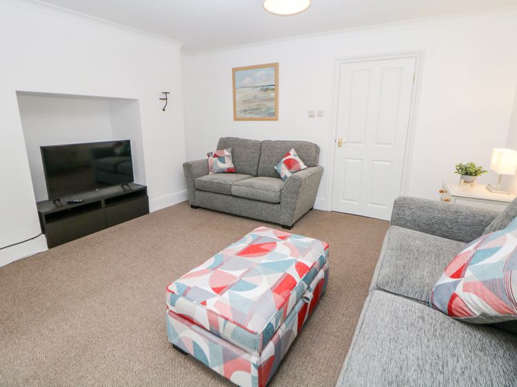 Garden Apartment, listing photograph 3
