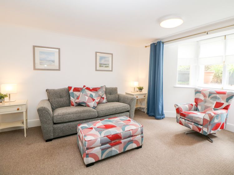 Garden Apartment, listing photograph 4