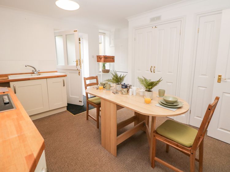 Garden Apartment, listing photograph 7