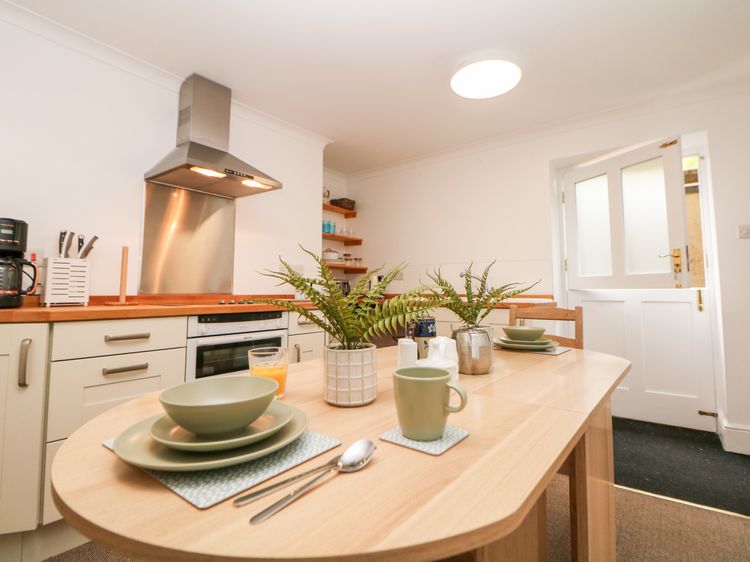 Garden Apartment, listing photograph 8