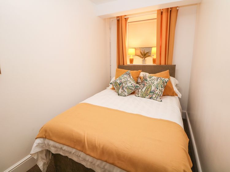 Garden Apartment, listing photograph 12