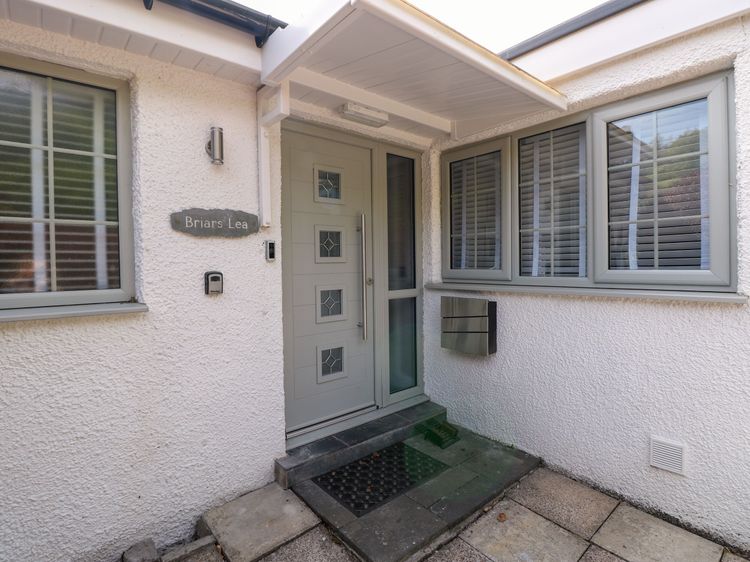 Briars Lea, listing photograph 3