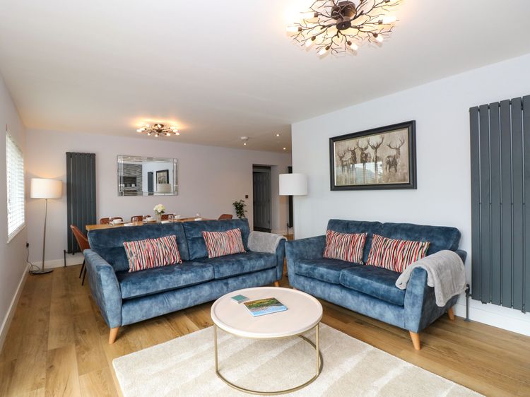 Briars Lea, listing photograph 4