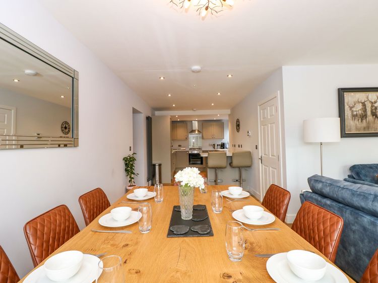 Briars Lea, listing photograph 11