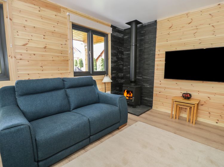 Sunset Lodge 5, listing photograph 4