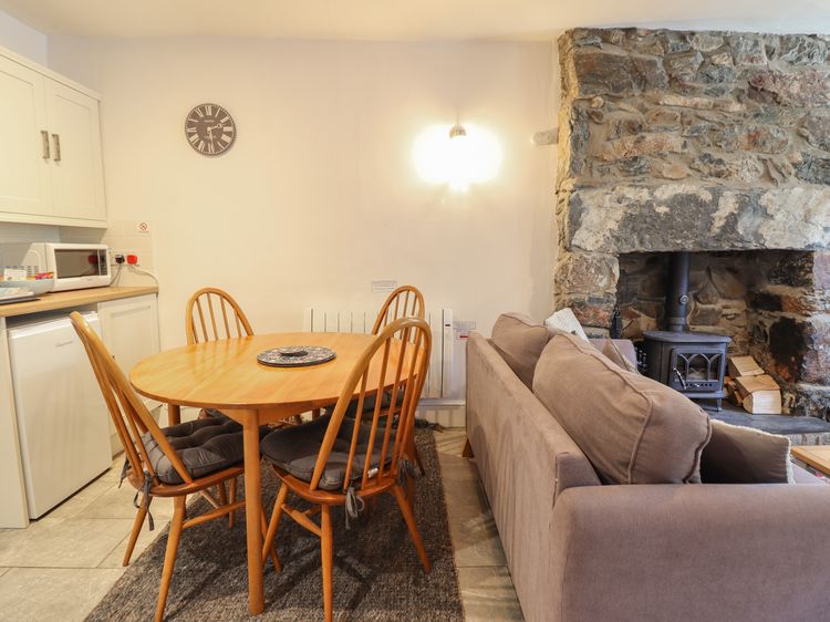 Llygoden Cottage, listing photograph 9