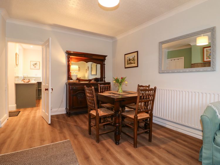 Knoll Cottage, listing photograph 9