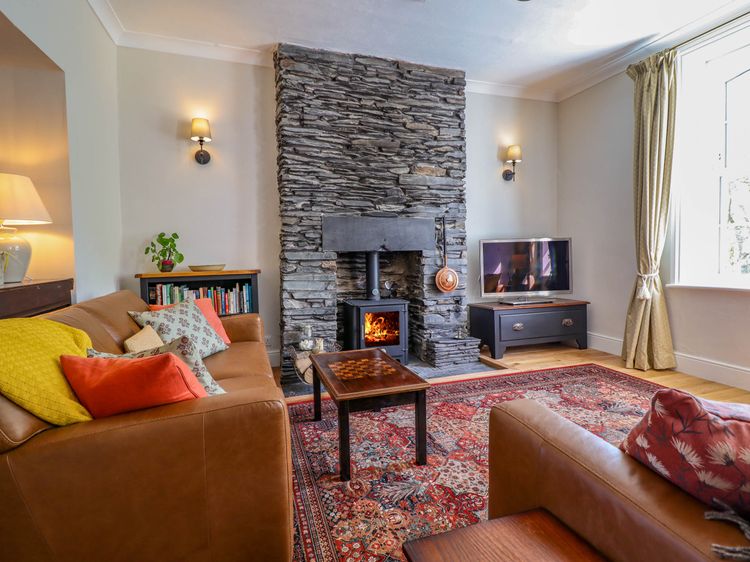 Glan yr Afon, listing photograph 3