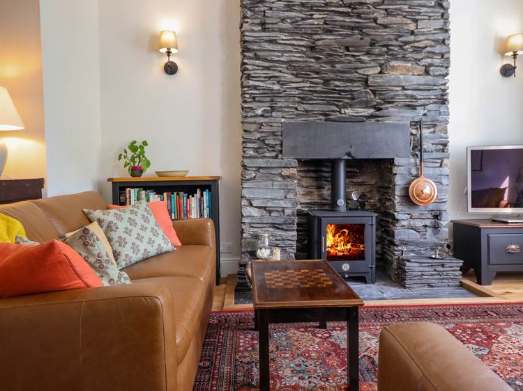 Glan yr Afon, listing photograph 4