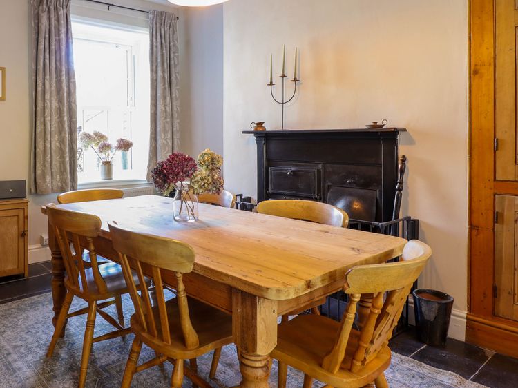 Glan yr Afon, listing photograph 8