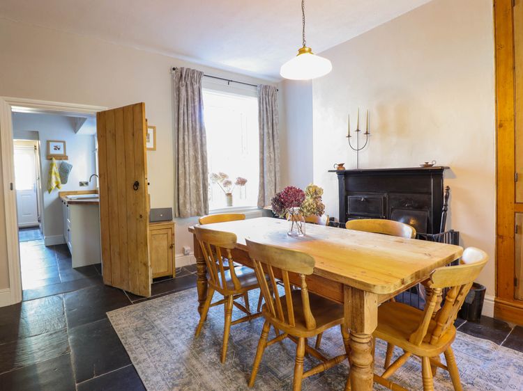 Glan yr Afon, listing photograph 9