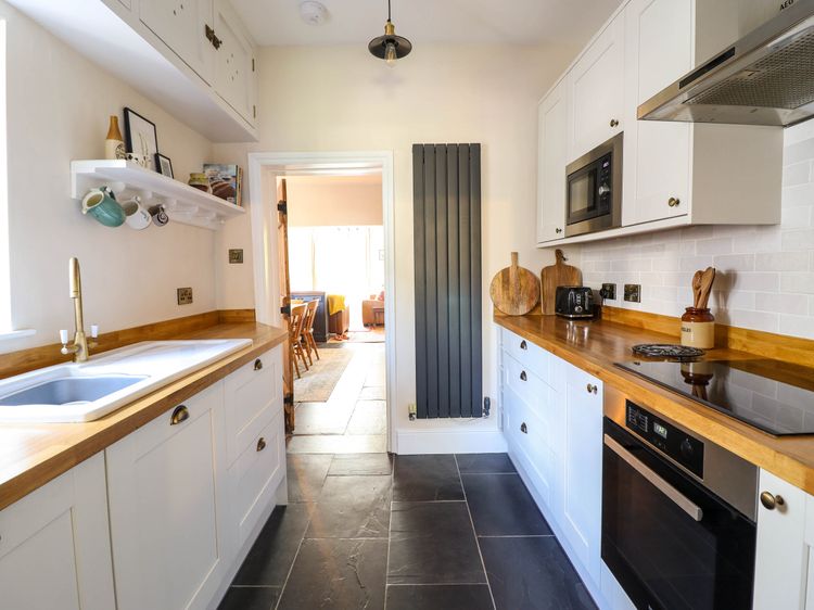 Glan yr Afon, listing photograph 11