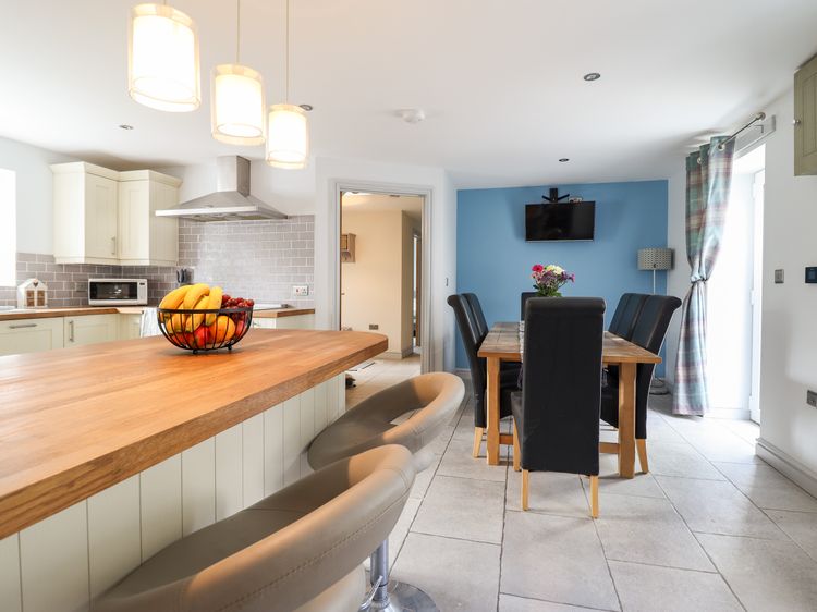 Llys Tirion, listing photograph 10