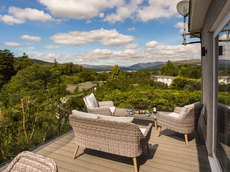 Mere View, listing photograph 2