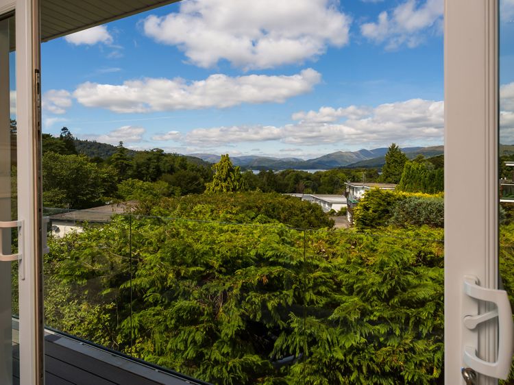 Mere View, listing photograph 6