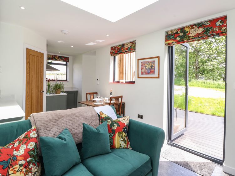 Brow Wood Cabin, listing photograph 4
