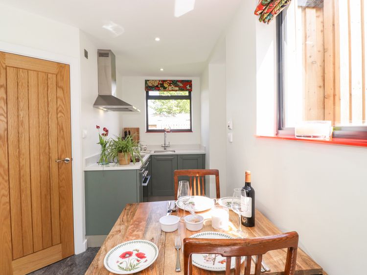 Brow Wood Cabin, listing photograph 10