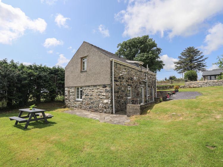 Bwthyn Derwin Fawr