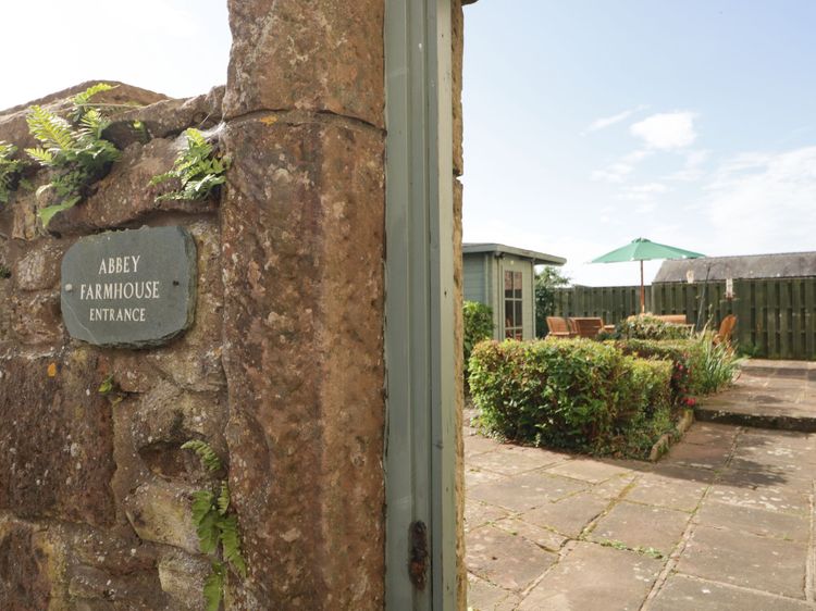 Abbey Farm House, listing photograph 3