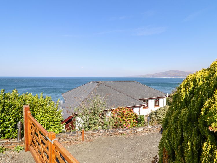 Gwylanod, listing photograph 2