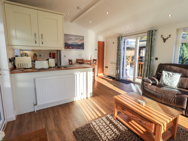 Pippin Lodge, listing photograph 4