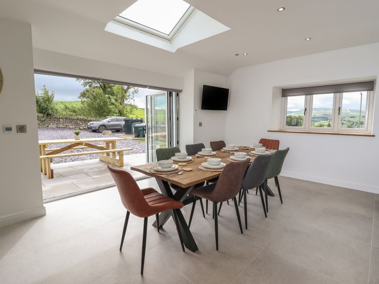 Rhos Las, listing photograph 9