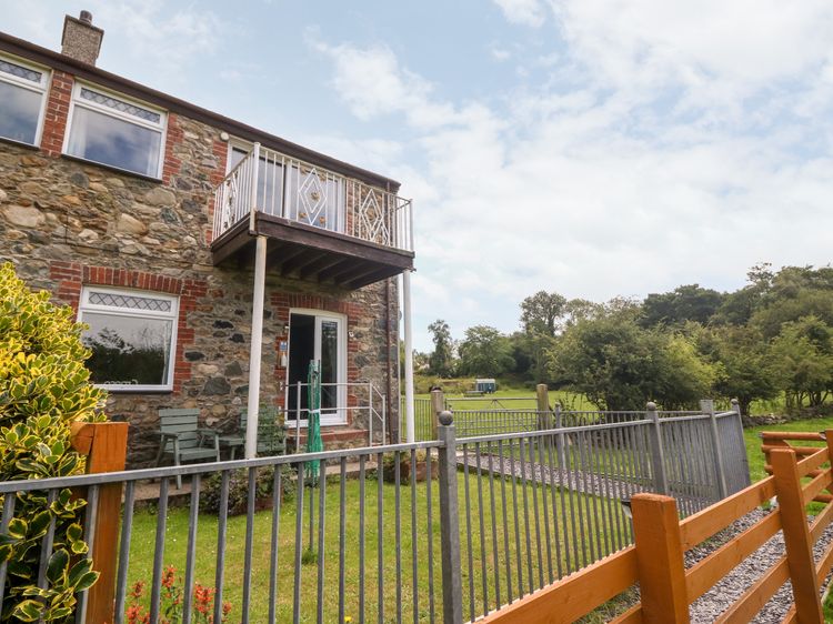 Coed y Glyn Bach Equestrian, listing photograph 2