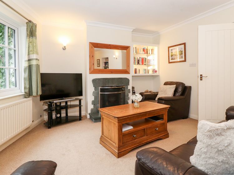 Holly Cottage, listing photograph 4