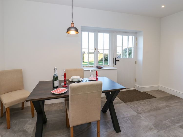 Luham Cottage, listing photograph 10
