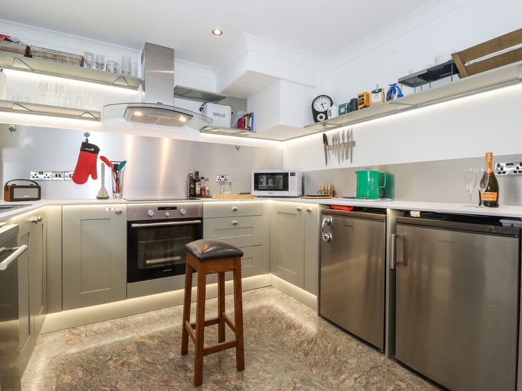 Cherry Tree Cottage, listing photograph 10