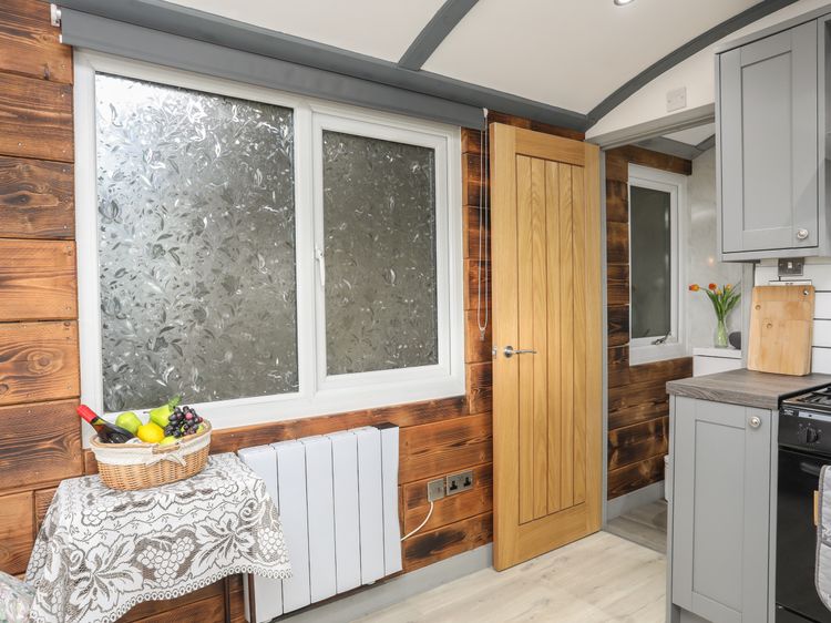 Fron Goch Shepherd's Hut, listing photograph 10