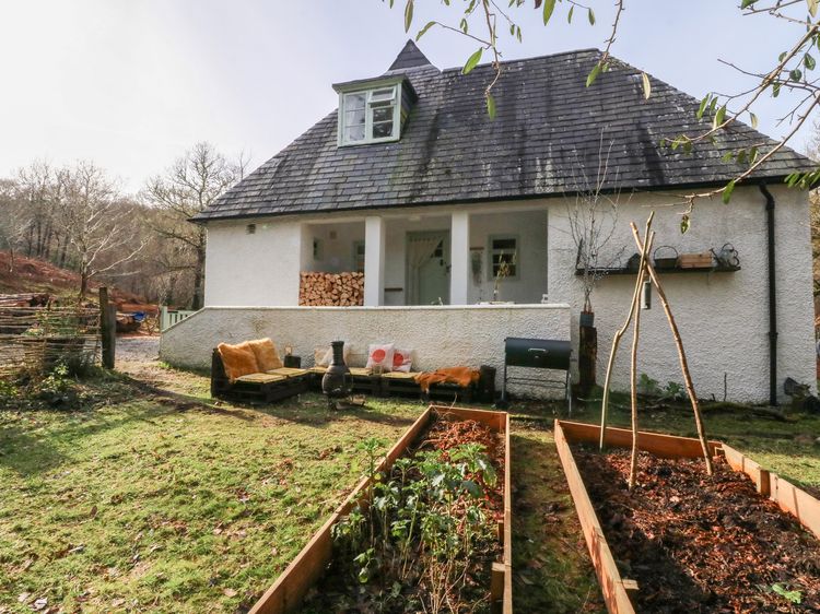 The Cottage In The Woods, listing photograph 3