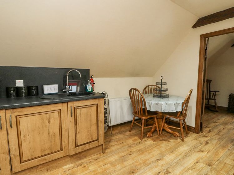 Glenmhor Apartment, listing photograph 9