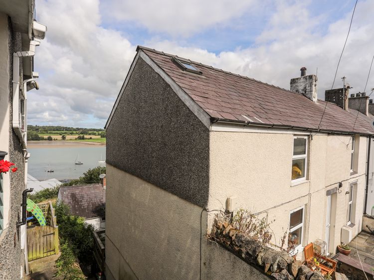 12 Brynffynnon, listing photograph 5