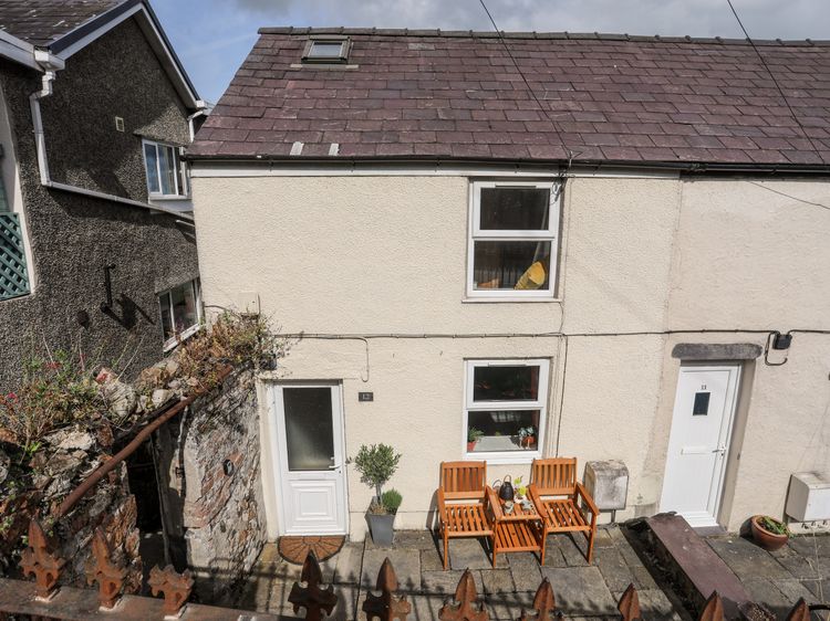 12 Brynffynnon, listing photograph 6