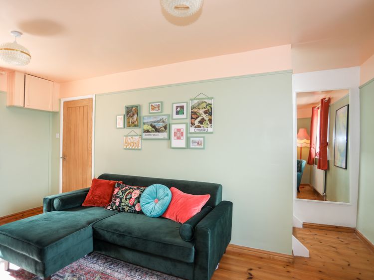 12 Brynffynnon, listing photograph 7