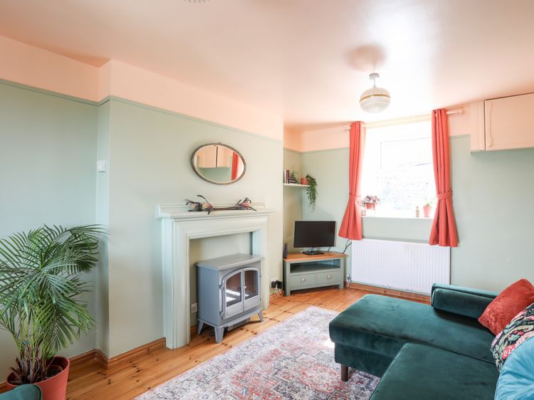 12 Brynffynnon, listing photograph 8
