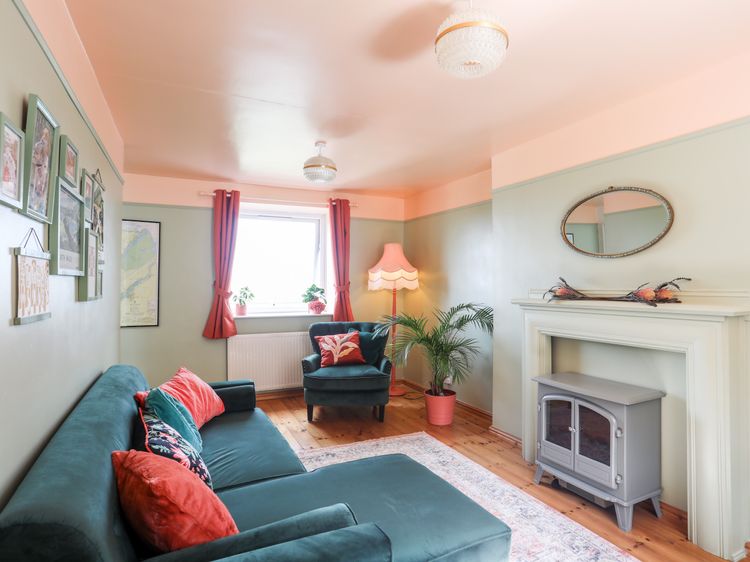 12 Brynffynnon, listing photograph 10