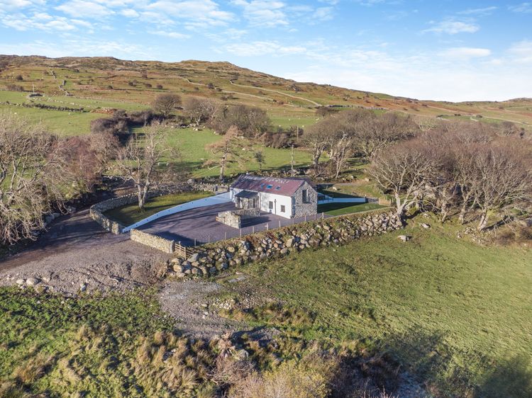 Ysgubor Maen Y Bardd, listing photograph 2