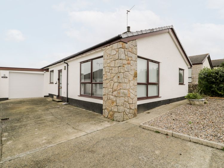 Cae Teg, listing photograph 3