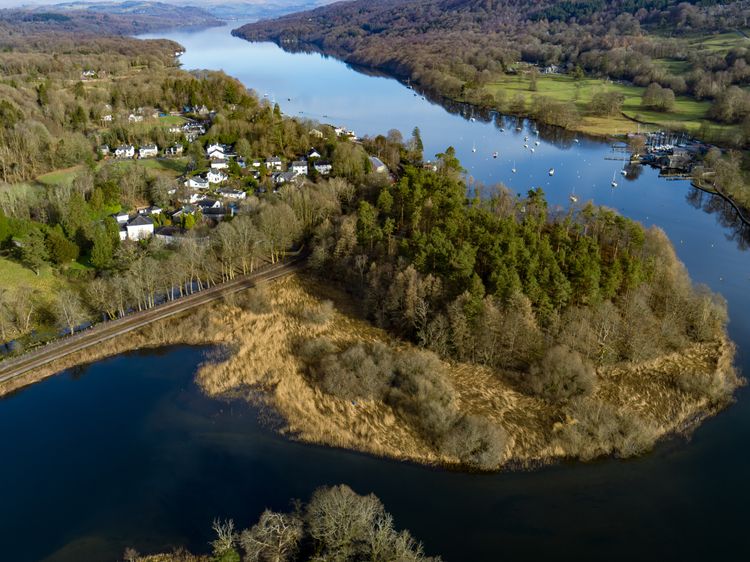 Lakeside View, listing photograph 3