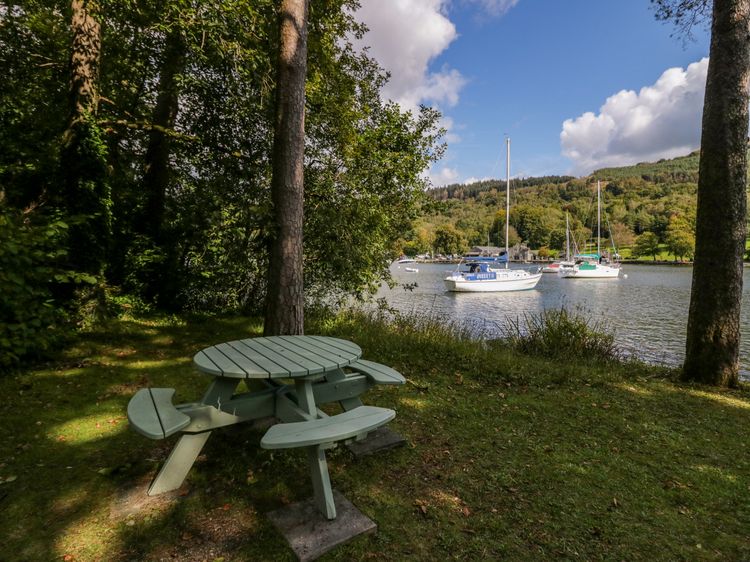 Lakeside View, listing photograph 4