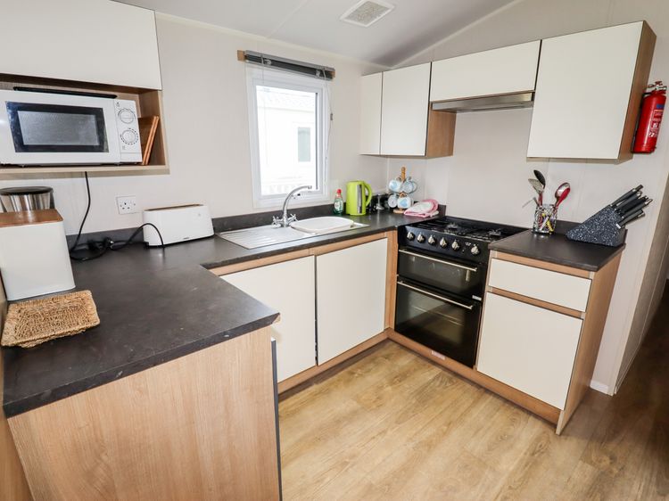 B15 Ty Gwyn, listing photograph 6